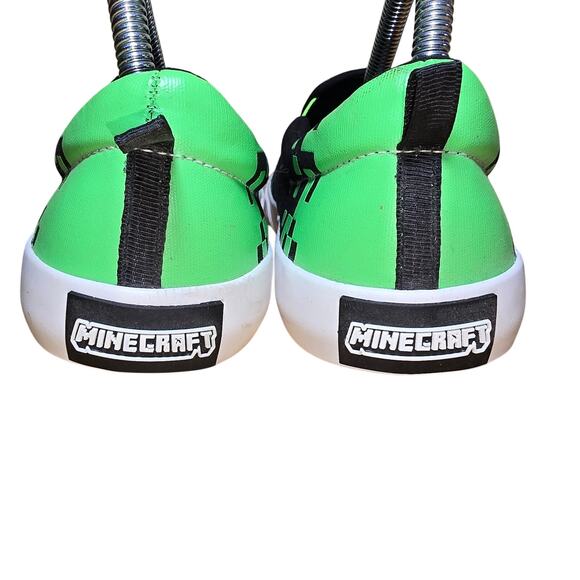 Minecraft Big Boys Size 5 Canvas Slip-on Sneakers Black, Green, White worn 1x - Picture 6 of 9
